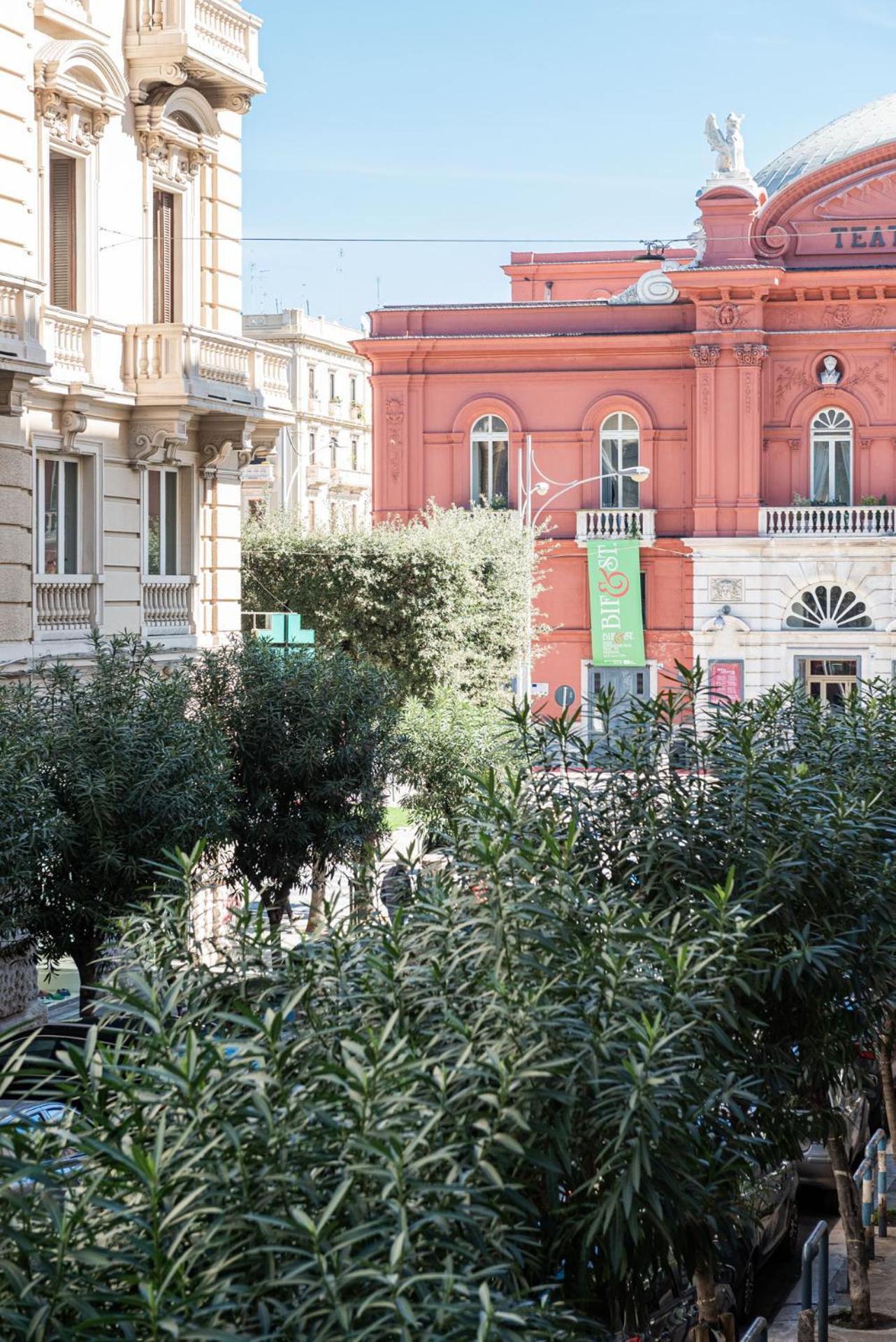 Al Teatro Rooms Bari Exterior foto